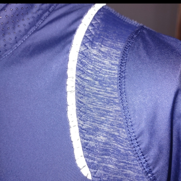 Rare Lululemon jacket with reflective - Picture 4 of 9